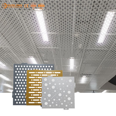 내부 중단된 금속판 천장은 경기장을 위한 예술적 퍼포레이티드 알루미늄 천장 패널을 특화했습니다