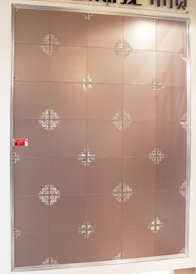 300mm x 300mm 꾸미는 예술적인 천장, 목욕탕을 위한 상업적인 금속 천장 도와