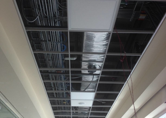 회색 천장에 있는 색깔에 의하여 직류 전기를 통한 강철 위치는 605 x 공항을 위해 605mm를 타일을 붙입니다
