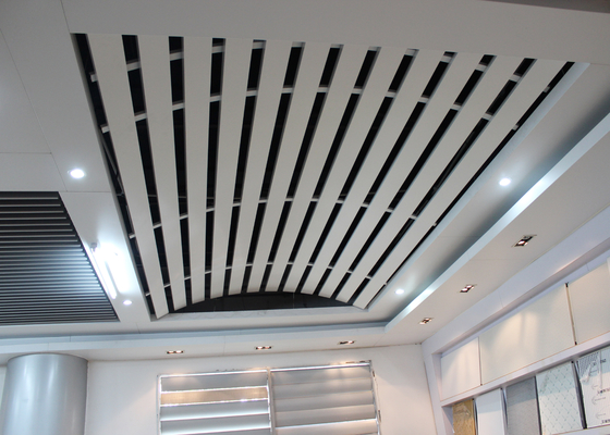 돔형된 선형 금속 천장 알루미늄은 구부려진 용골, 역을 위한 구부려진 천장으로 설치합니다