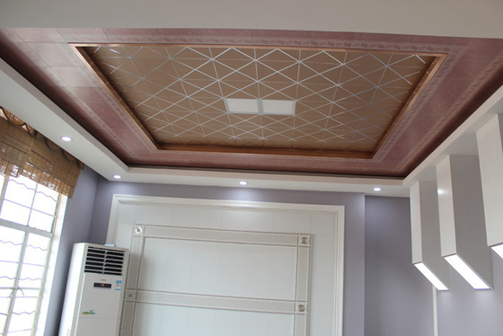 격자 예술적인 천장은 씻기 방을 위한 금속 훈장을 타일을 붙입니다